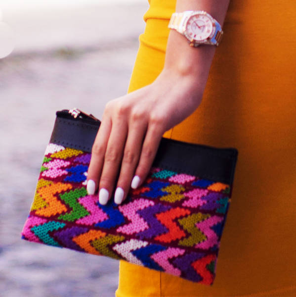 Multicolor discount clutch